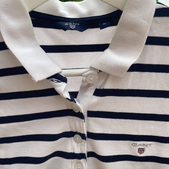 Very smart Gant polo, white and navy blue striped Tshirt - Picture 3 of 7